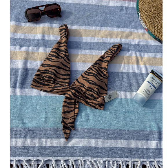 NWT, Women, Aerie, Tiger Striped, Bikini Top, Sz Small - Picture 1 of 6